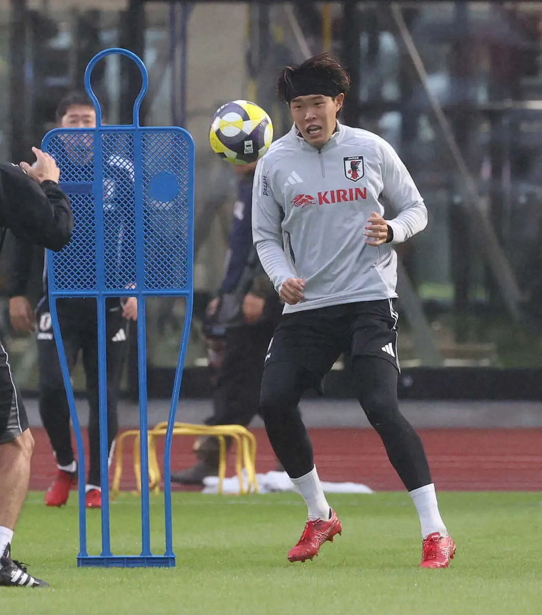 【画像・写真】＜サッカー日本代表練習＞練習に臨む安藤（撮影・西海健太郎）