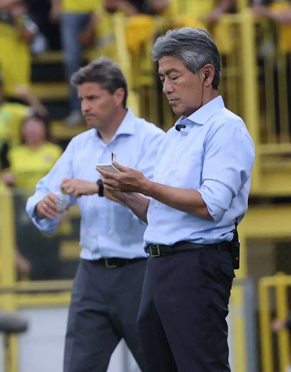 【画像・写真】川崎Fは退場からの痛恨3失点で決勝スルリ　「あれだけパスを回されてしまうと」と長谷部監督