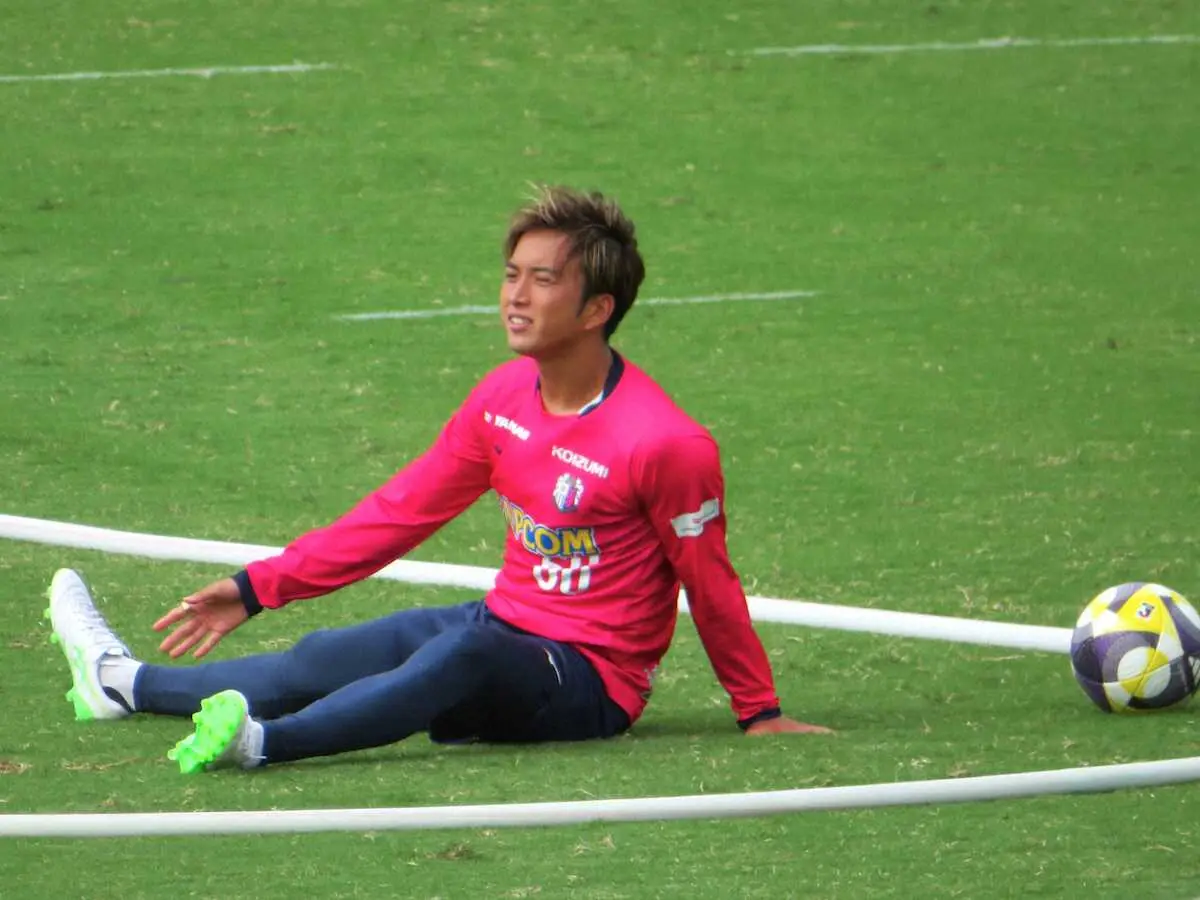 【画像・写真】C大阪が川崎F戦に向けて練習を公開　サイドバックのDF大畑、奥田は“矛矛対決”に勝算あり