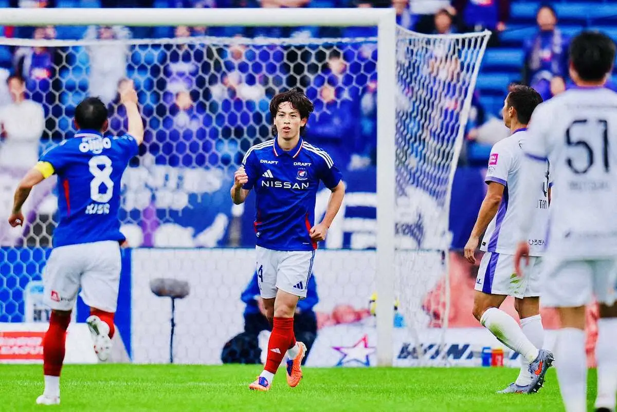 【画像・写真】横浜Mが堅守広島に3発快勝でJ1残留へ大きく前進　植中＆キニョーネス2戦連発　敗れた広島は優勝絶望的