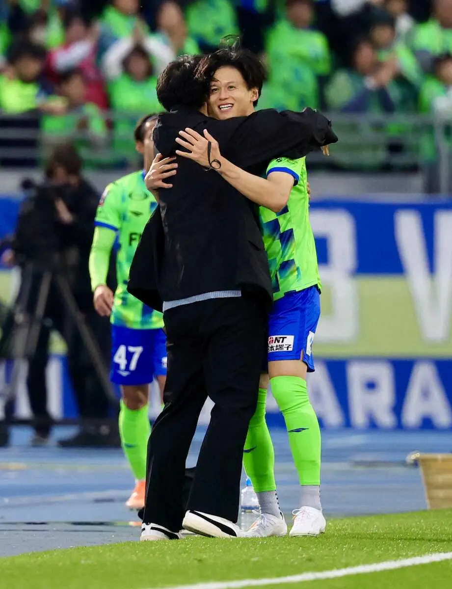 【画像・写真】J2降格の湘南が今季最多5発で20戦ぶり勝利　今季限り退任の山口監督「未来への一歩を踏み出さないと」