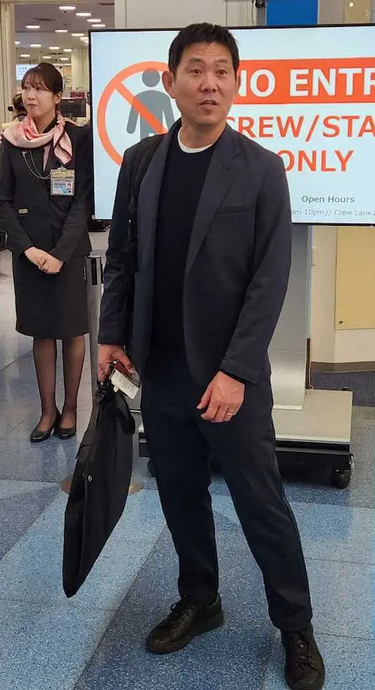 【画像・写真】日本代表・森保監督　W杯抽選会の開催地・米ワシントンへ出発「どの国と当たっても普通にやるだけ」