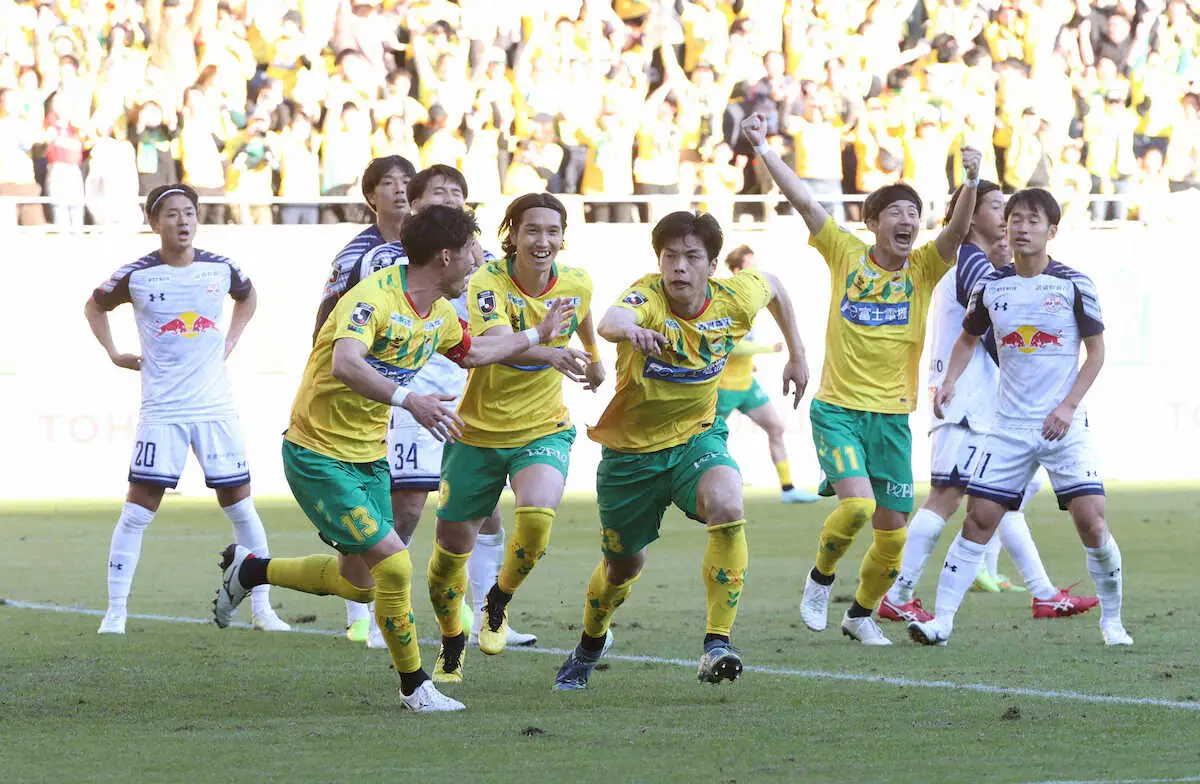 【画像・写真】J1復帰王手！　千葉・小林監督「サポーターの力で勝たせてもらった」同点弾の17歳姫野にも言及