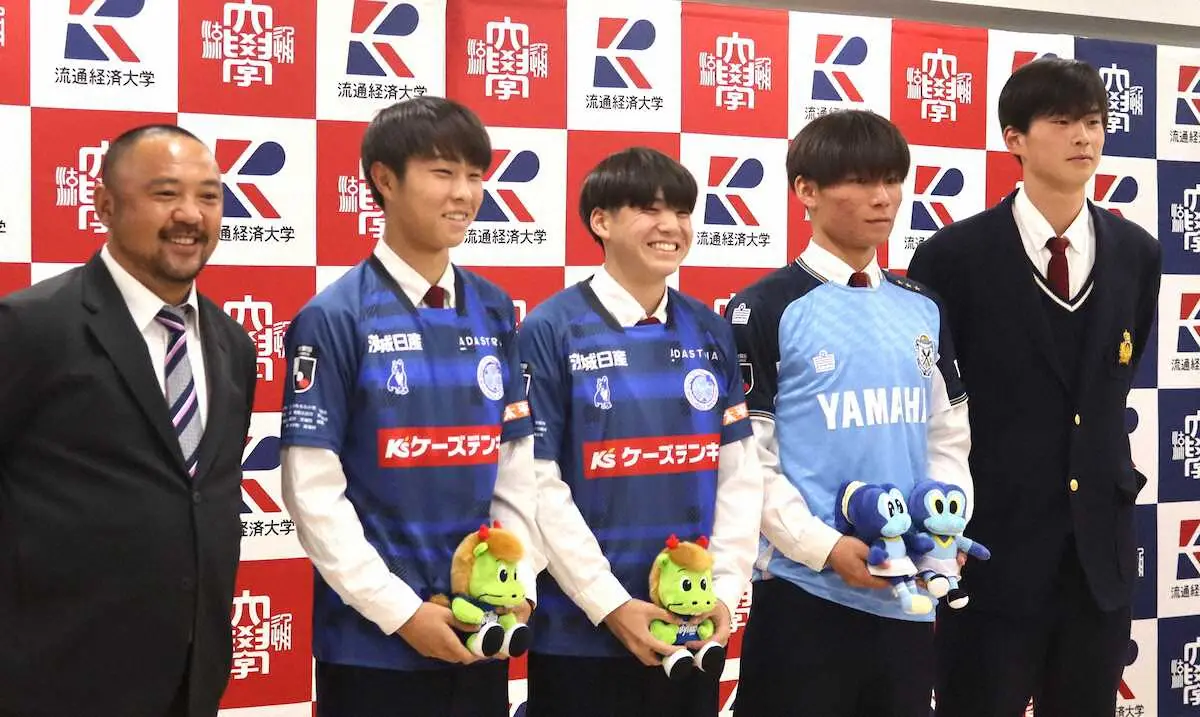 【画像・写真】流通経大サッカー部が内定会見　大学選抜10番でフィオレンティナ撃破のFW松永颯汰「浦和のために走る」