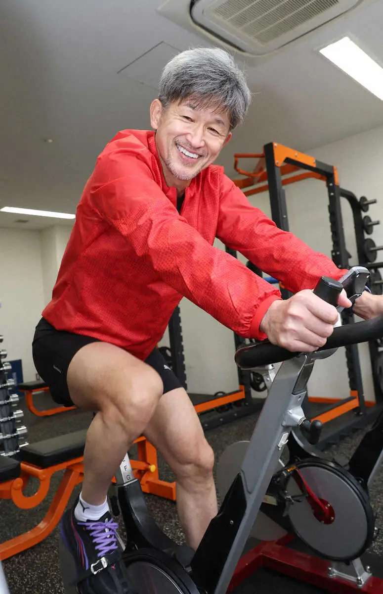 【画像・写真】トレーニングする三浦知良（撮影・後藤　正志）