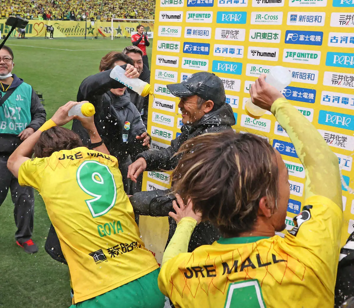 【画像・写真】千葉・小林慶行監督、PO制し「めちゃくちゃ疲れました」来季見据え「クラブを愛してもらえますか?」