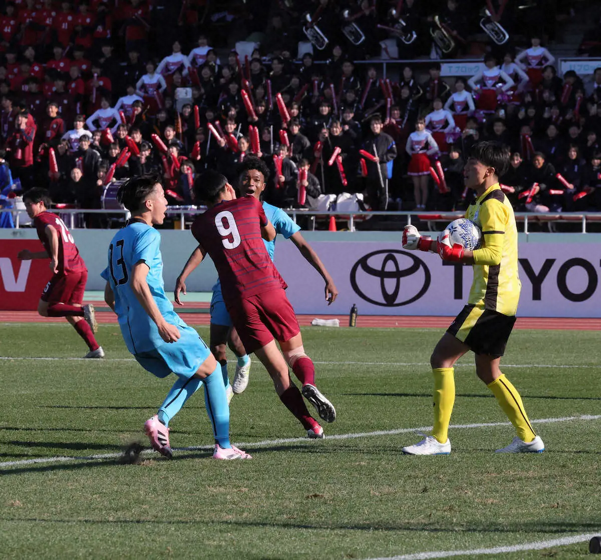 【画像・写真】【高校サッカー】山梨学院　1年生GK石井の活躍でPK戦制し初戦突破