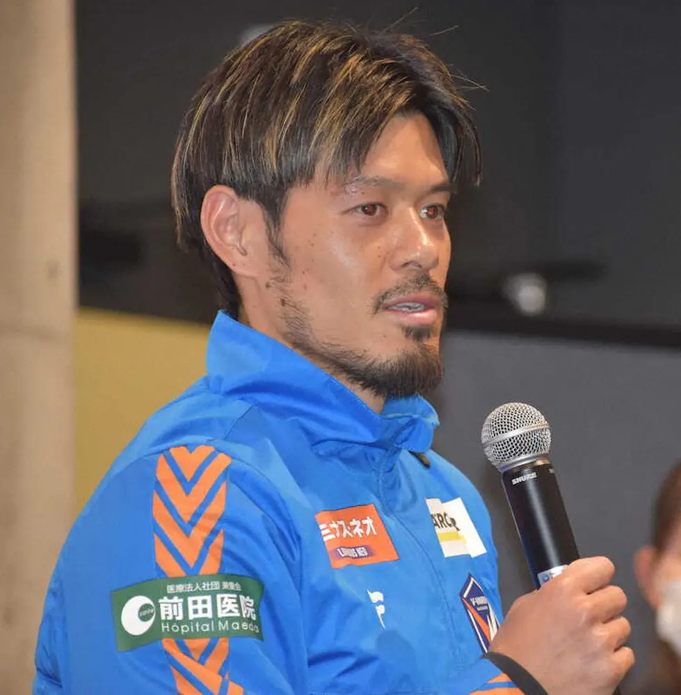 【画像・写真】来季J1の長崎　元日本代表MF山口蛍と契約更新「来年も長崎で」　主将として8年ぶり昇格に大きく貢献