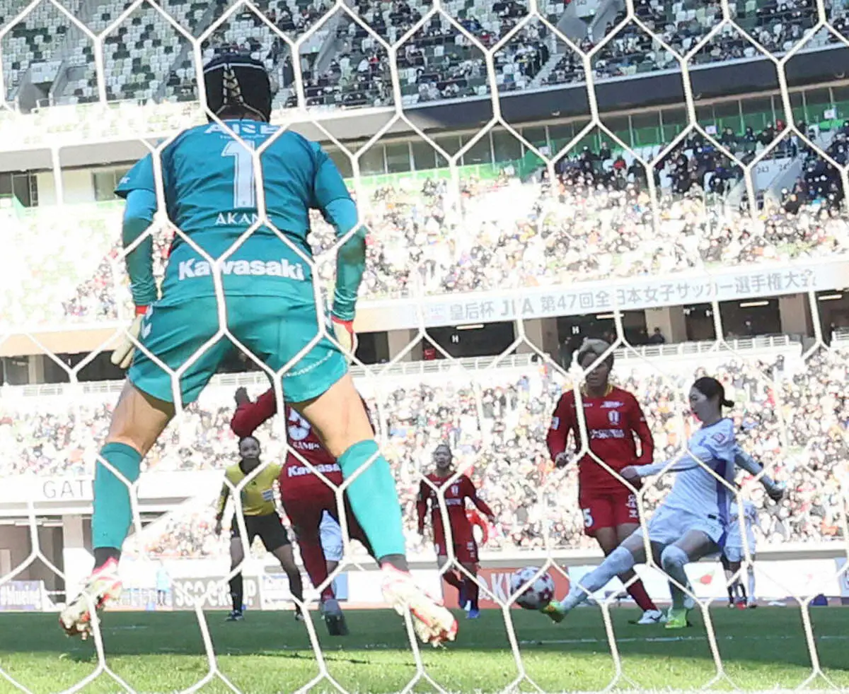 【画像・写真】【皇后杯】広島が元日国立決戦制す　なでしこFW中嶋淑乃が劇的な初V弾「特別なゴールになりました」