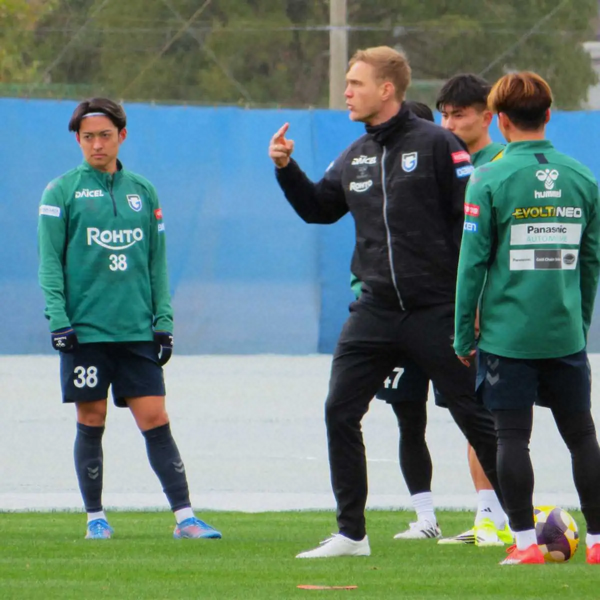 【画像・写真】G大阪・ヴィッシング新監督がハードトレ実施　DF半田は「目指すサッカーの一端を見た」　　