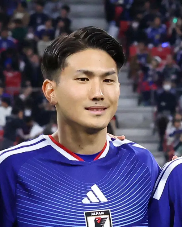 【画像・写真】フェイエノールトのファンペルシー監督が右足首負傷の渡辺剛に関し「ひどくないことを願っている」