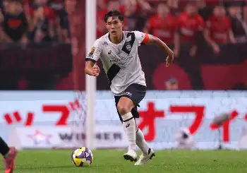 記事全文】大迫勇也の美人モデル妻 リゾート満喫の仲良し夫婦ショット