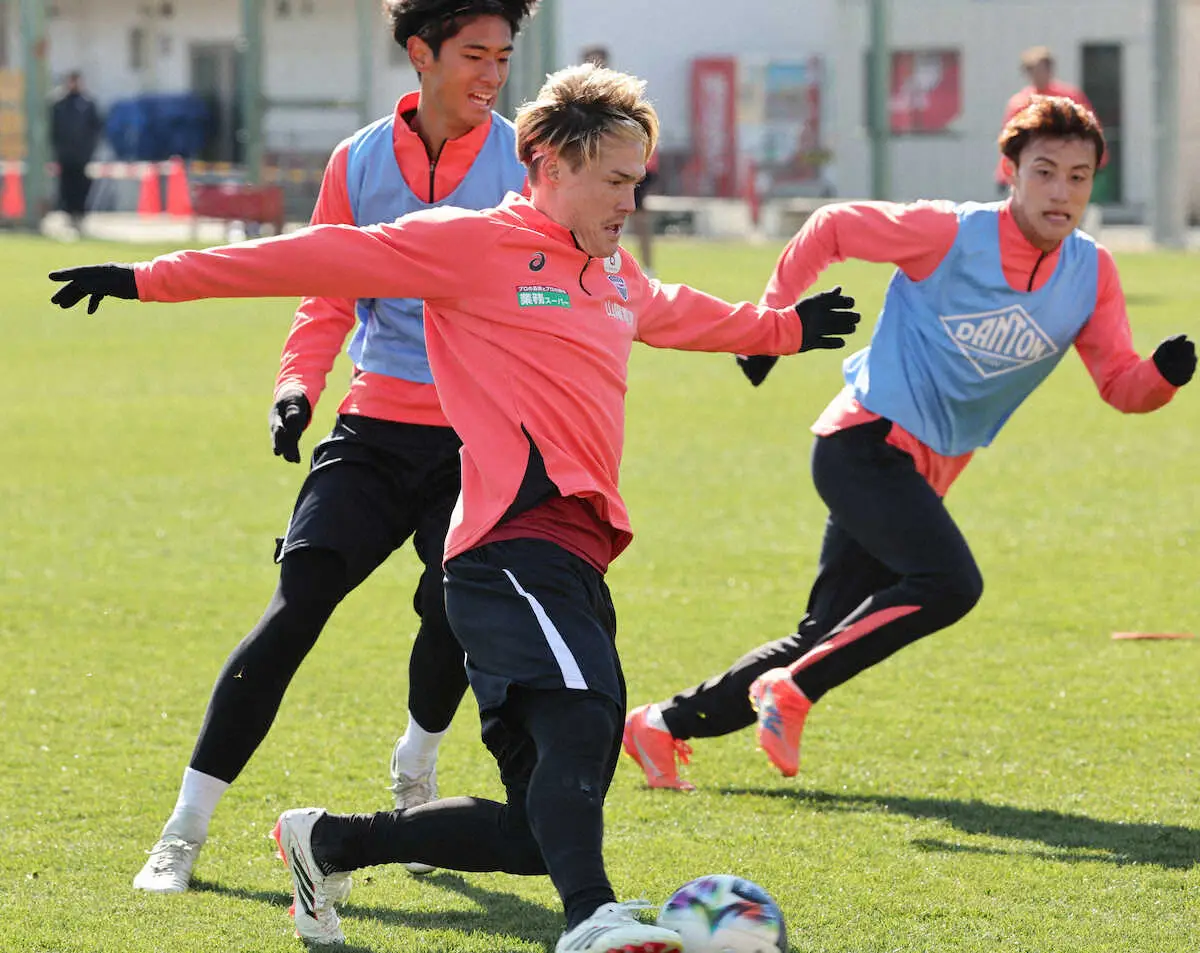 【画像・写真】神戸スキッベ監督が目指すサッカーとは…DF酒井高徳「選択肢を一つ増やしてくれている」