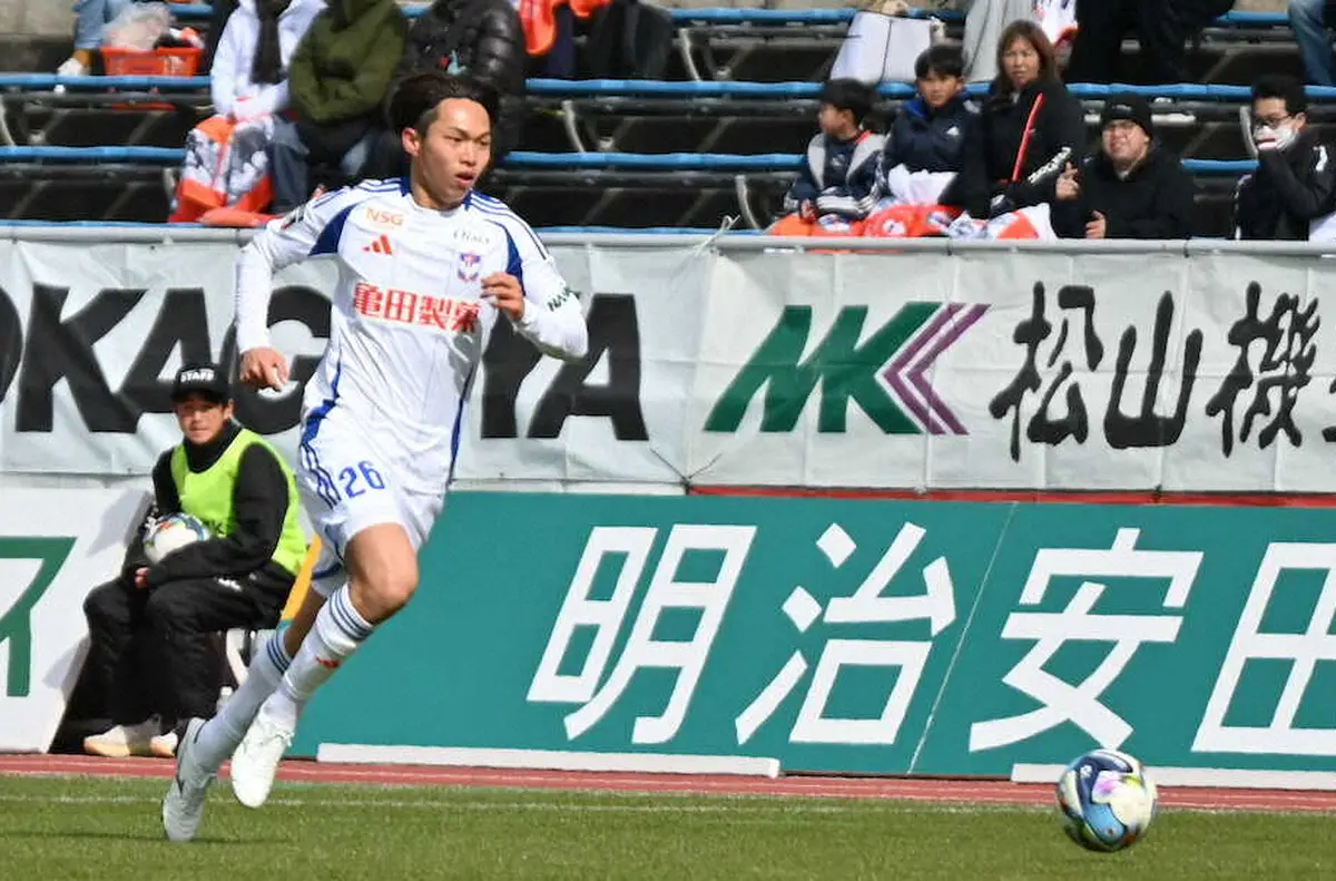 【画像・写真】開幕戦でフル出場し、決勝点をアシストした佐藤