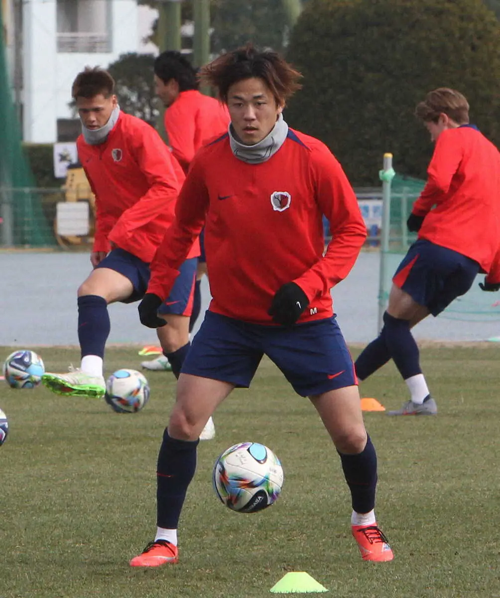 【画像・写真】鹿島FW師岡柊生もピッチに帰還…左アキレス腱断裂から全体練習に部分合流　鬼木監督「やっぱりうれしい」