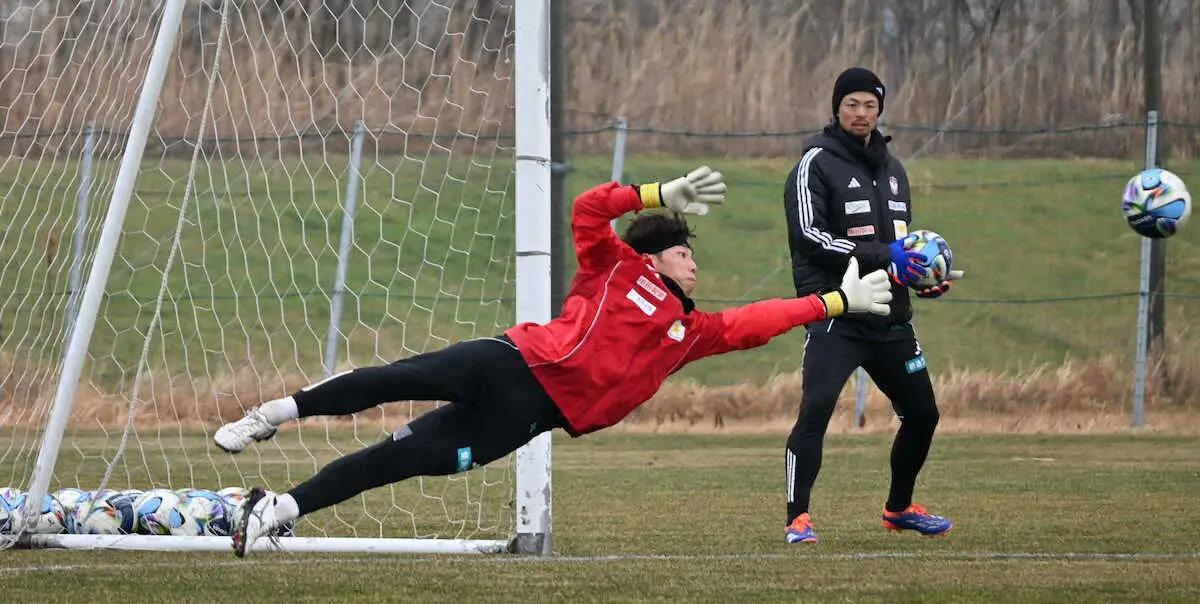 【画像・写真】練習に合流した新潟GK田代