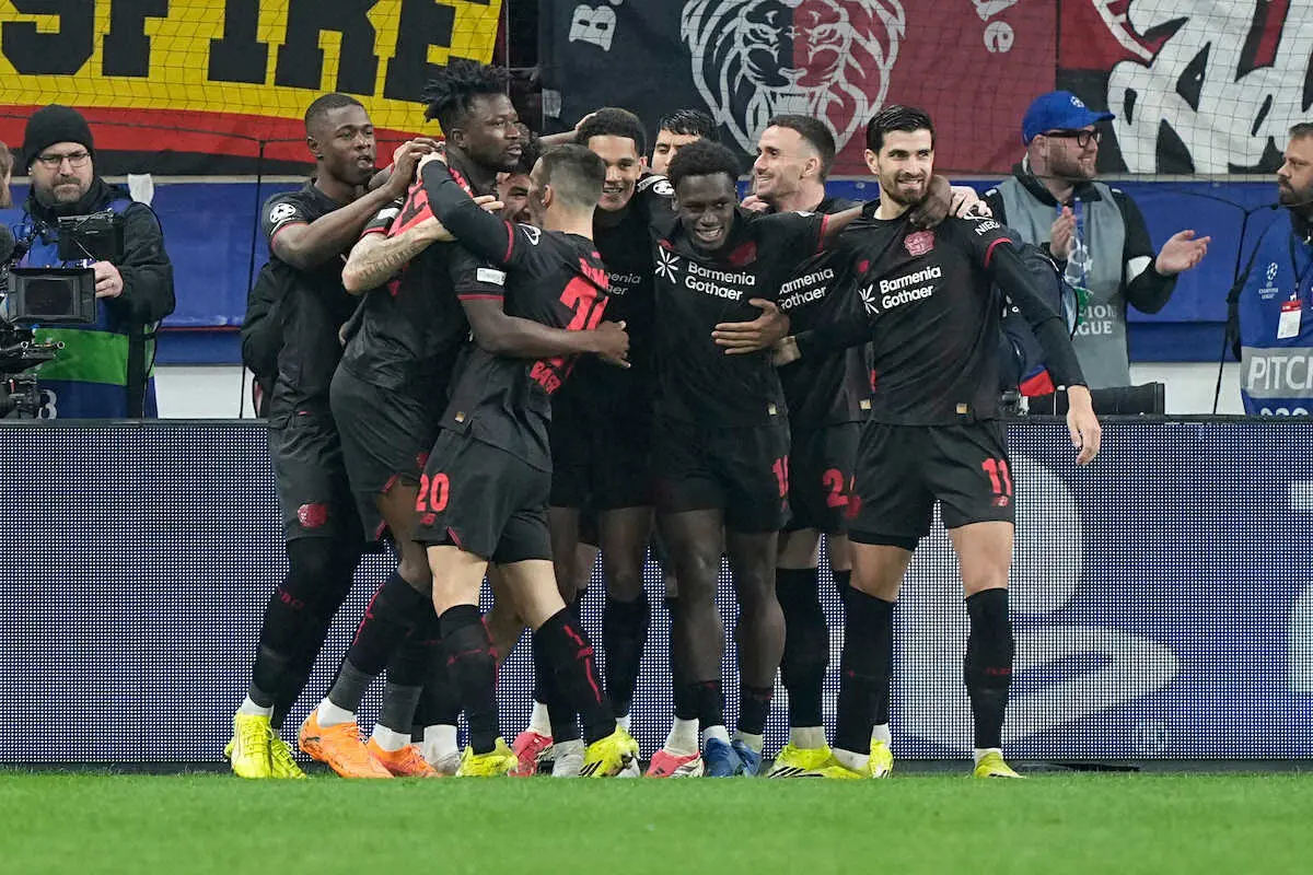 【画像・写真】アーセナル戦で先制し喜ぶレーバークーゼンイレブン（AP）