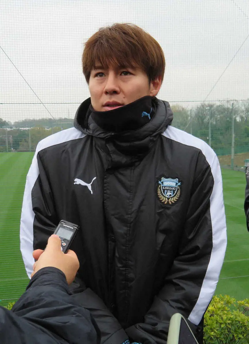 【画像・写真】川崎Fの練習場に奮起を促す横断幕　「責任を感じる」と脇坂主将　小林は「しっかり返せるように」と決意