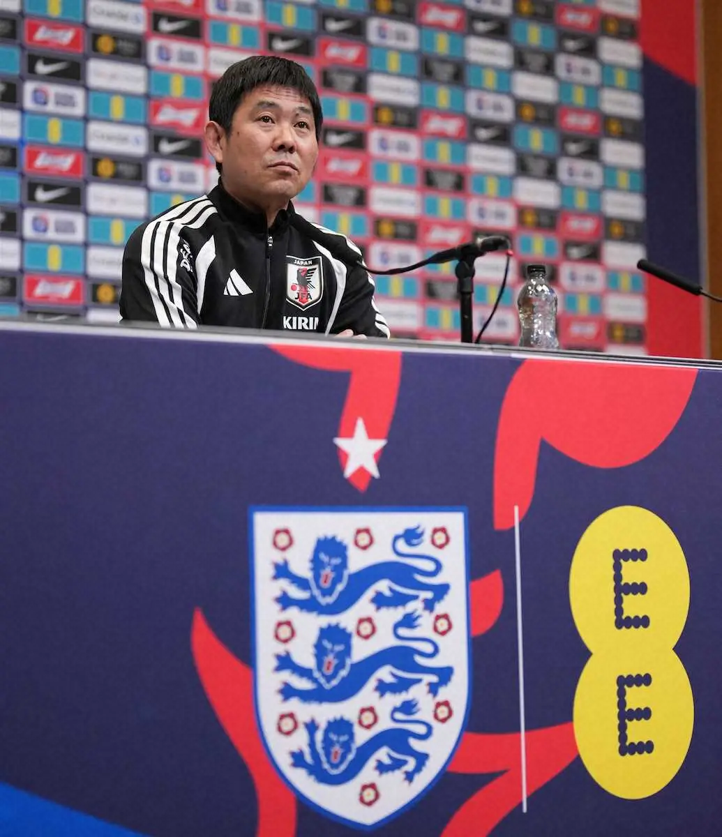 【画像・写真】＜日本代表＞イングランド戦の前日会見に臨む森保監督（撮影・小海途　良幹）