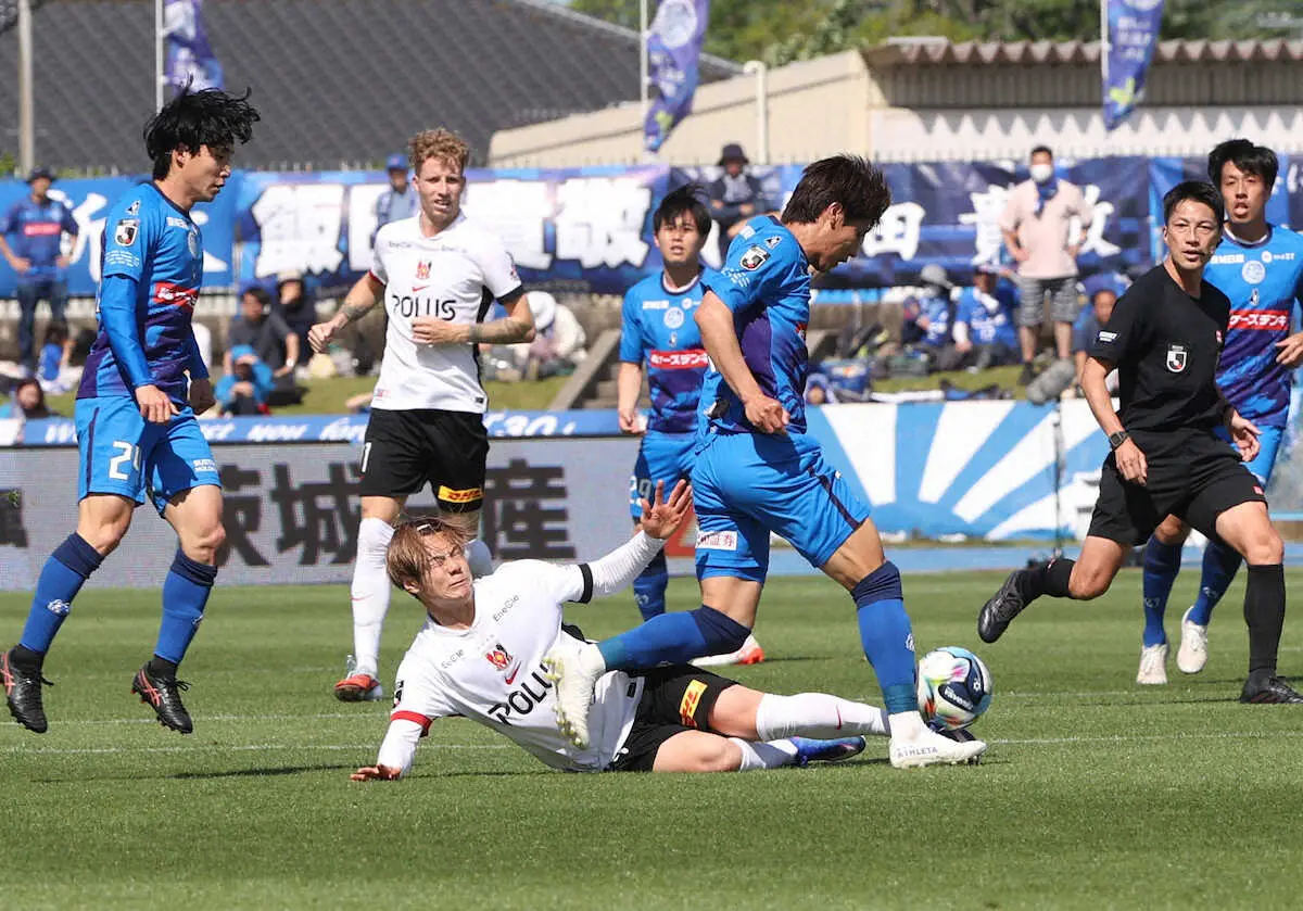 【画像・写真】浦和が暫定4位に浮上！田中達也監督は就任4連勝　先発起用の早川が3得点に絡み采配的中