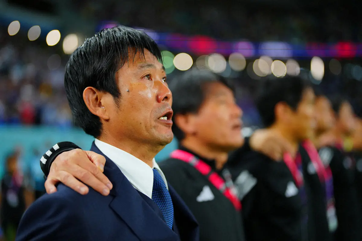 【画像・写真】22年、W杯カタール大会のクロアチア戦。目に涙をためながら国歌斉唱する森保監督