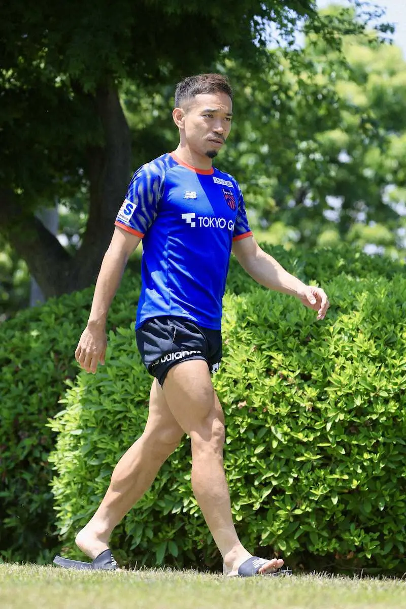 【画像・写真】長友佑都が男泣き！W杯5大会連続選出「覚悟を持って戦いたい」「もう感謝しか出てきません」