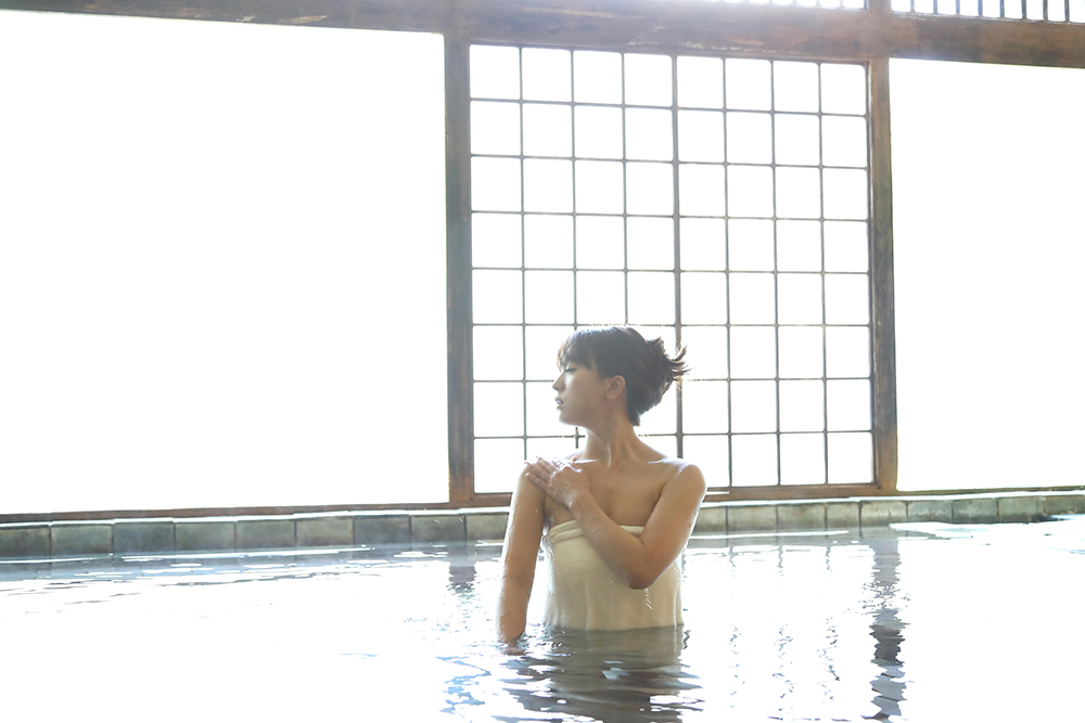肩こりや腰痛などに効能があり、全身がほぐれていく大江戸浮世風呂に入る祥子