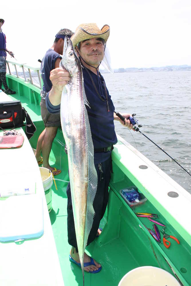 この日の最大は横浜市の小泉智さんが釣った１１３センチ
