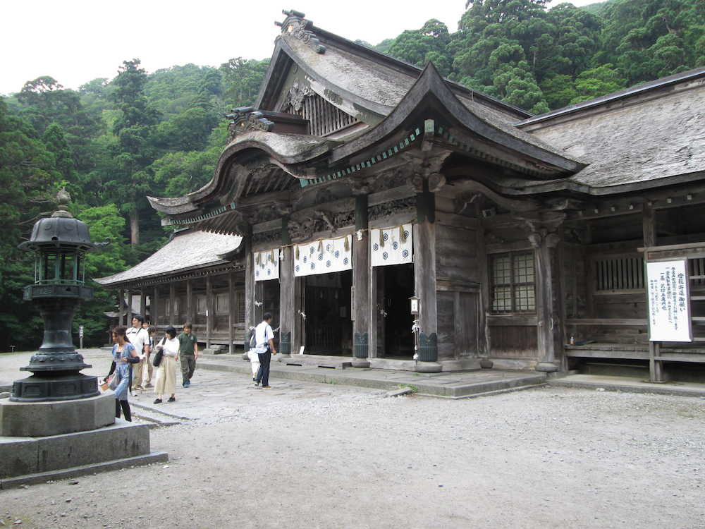 国内最大級の権現造りの大神山神社奥宮