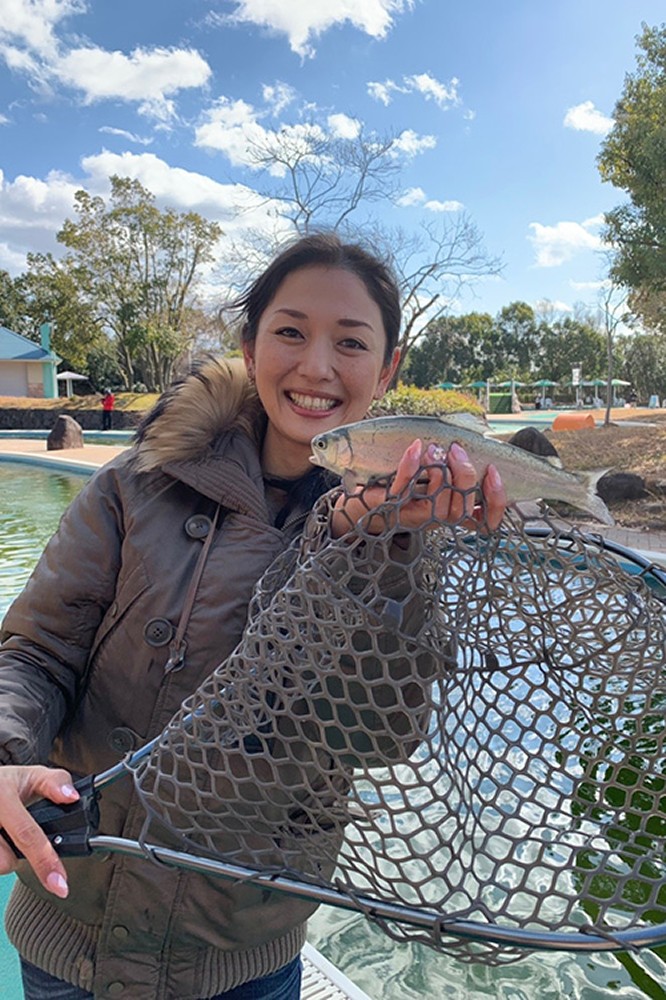 初の関西の管理釣り場でニジマスをゲット スポニチ Sponichi Annex 社会