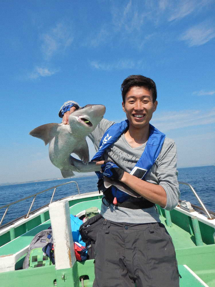 （３）ラスト2時間でフトヅノサメほか4種を釣り上げ2位に輝いた八田遼介さん