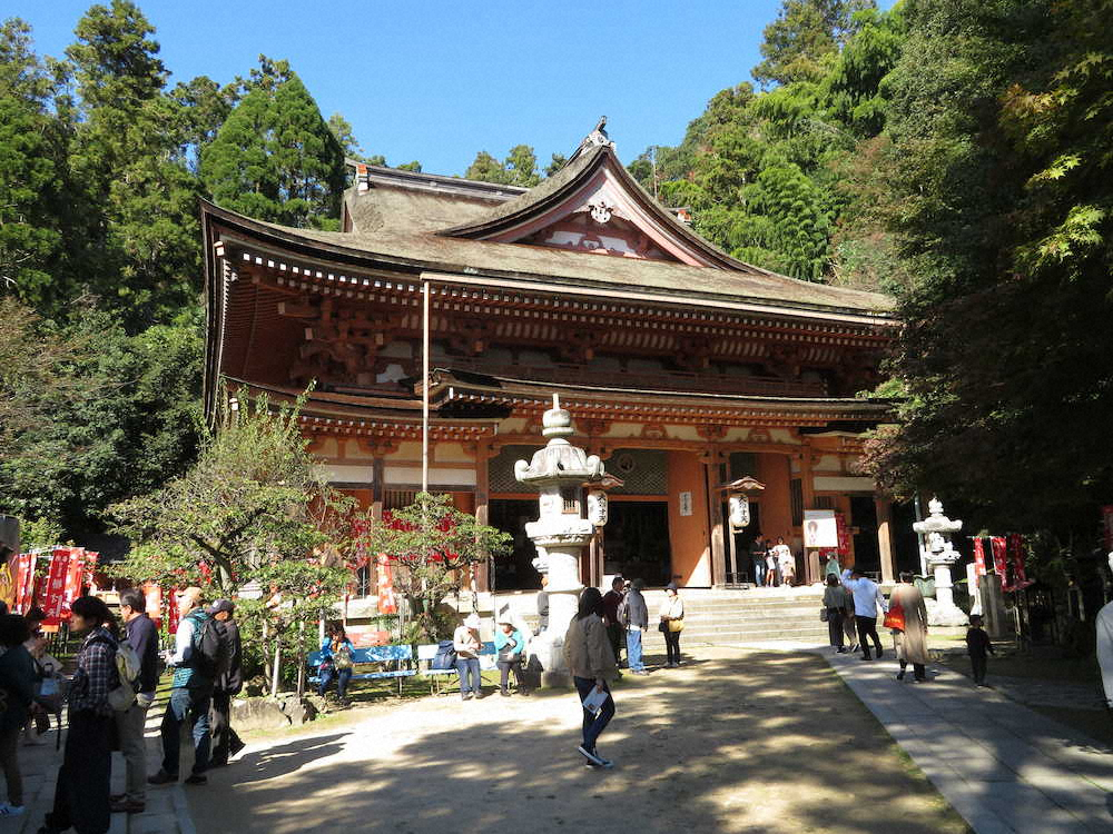 竹生島にある宝巌寺の本堂。光秀が襲撃したこともあるという