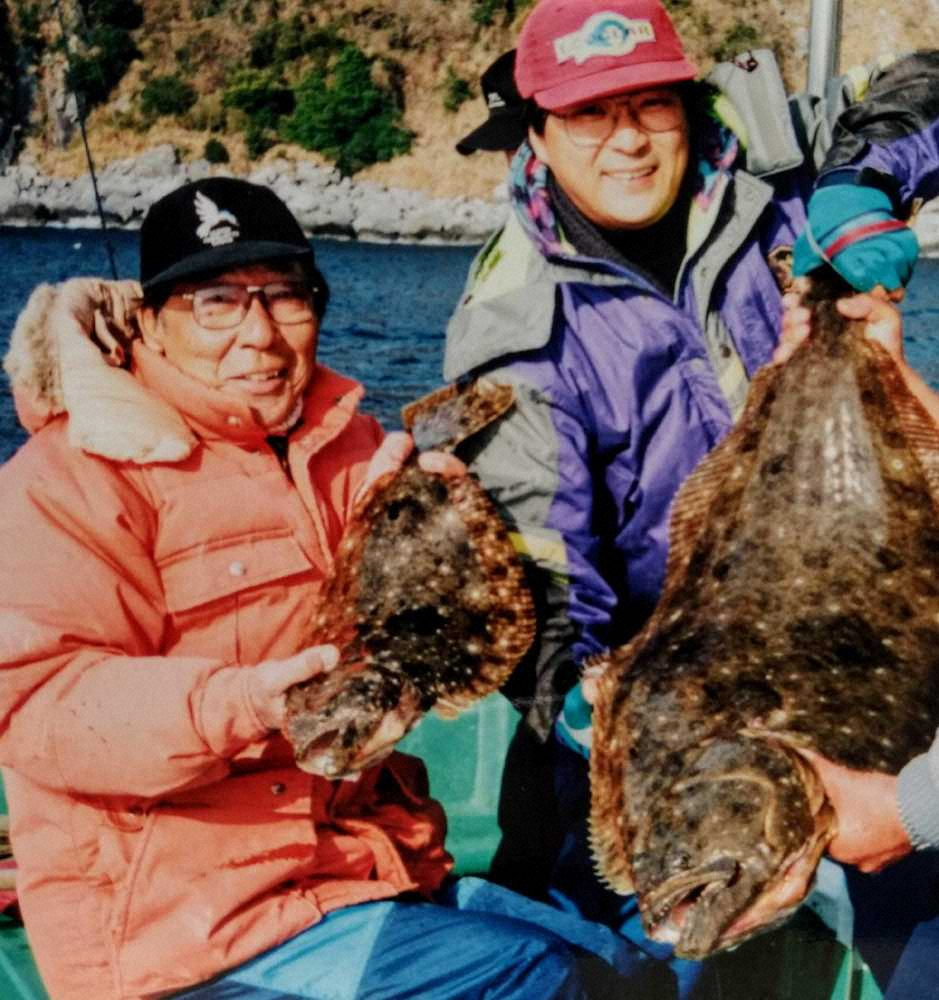 東伊豆 網代沖で服部名人 左 と楽しんだヒラメ釣り スポニチ Sponichi Annex 社会