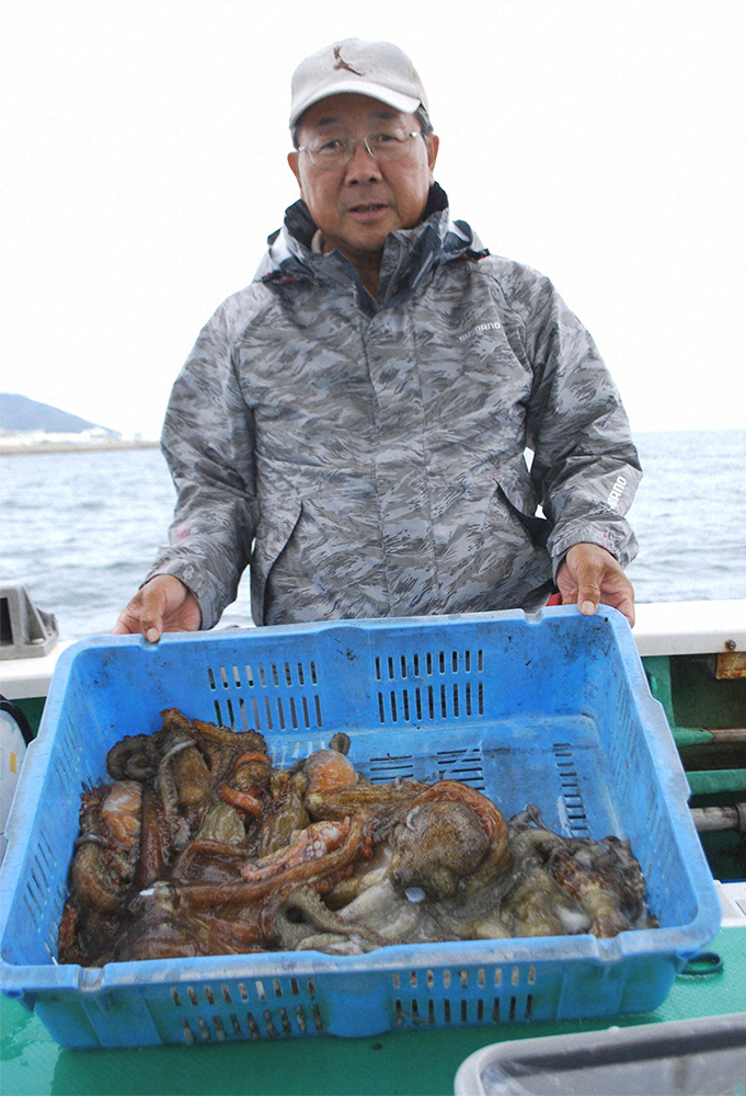 ２４匹を釣ったサオ頭の兵庫県芦屋市・江見丈さん