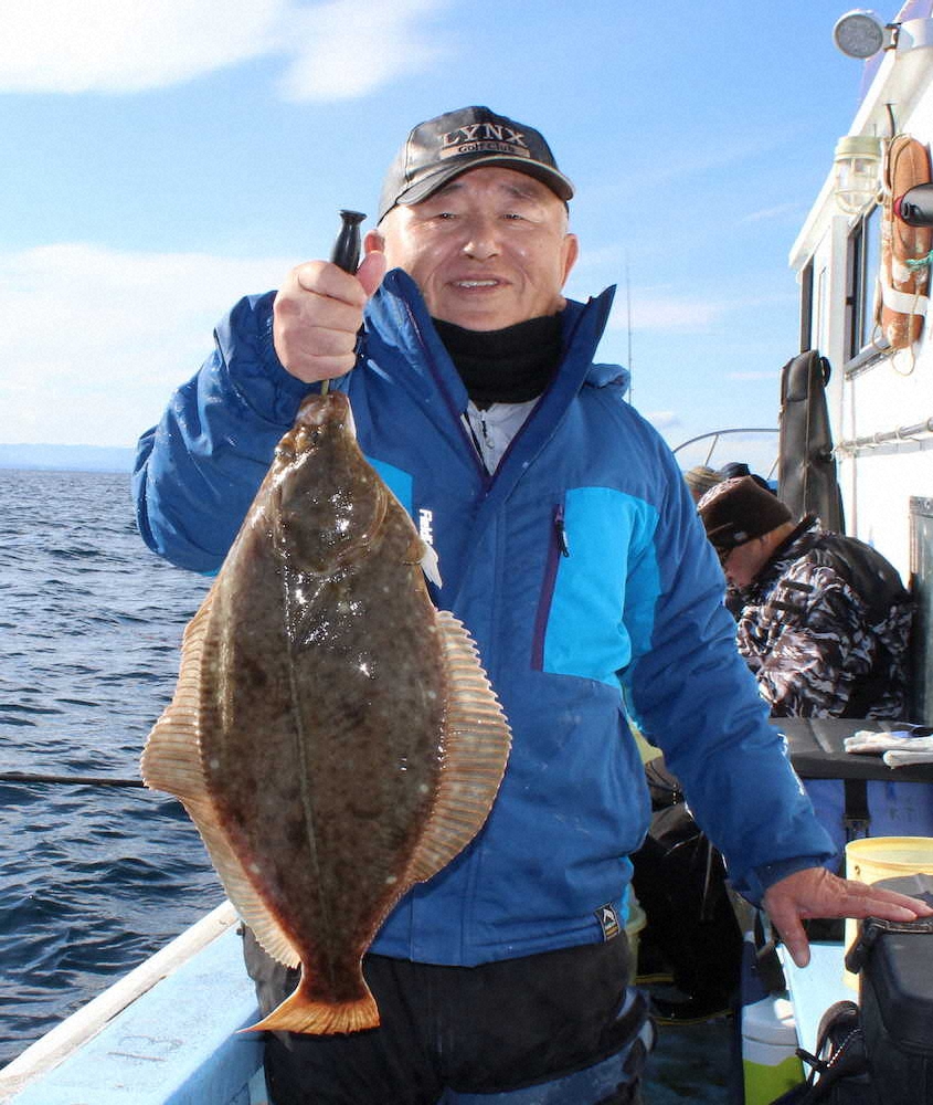 小林さんが釣ったのは特大の58センチイシガレイ