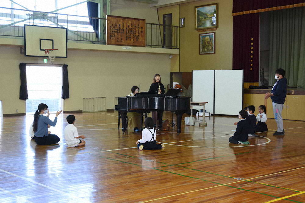 【画像・写真】手拍子でリズム遊びをしました。簡単なリズムでも、重ねると面白い！