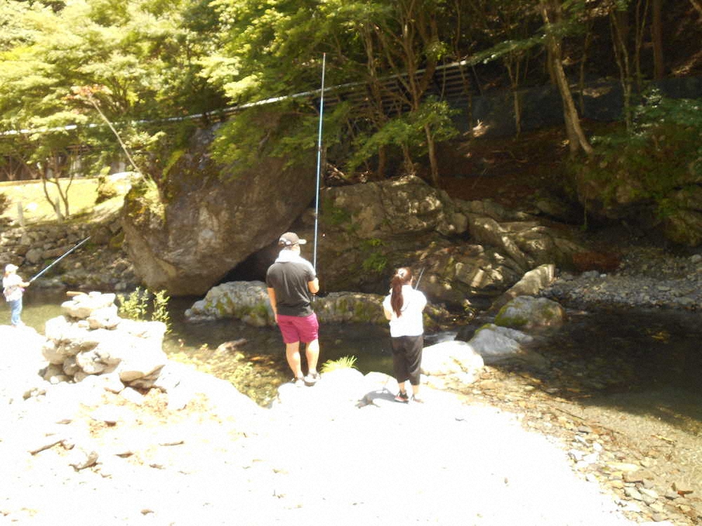 大自然の中で釣りが楽しめる大血川渓流観光釣場　　　　　　　　　