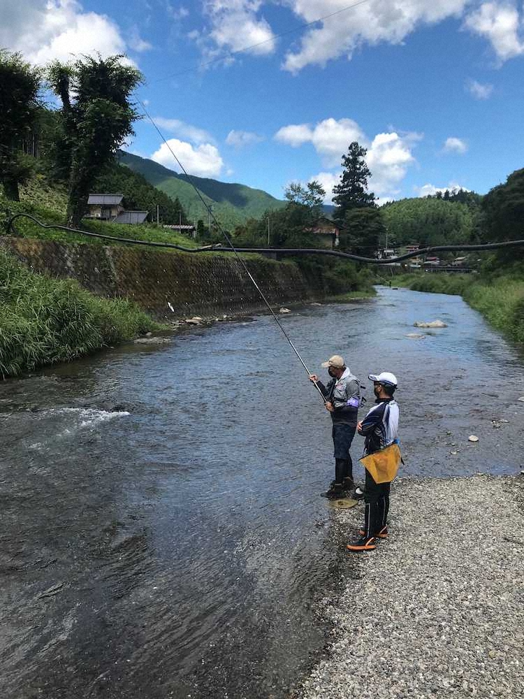 【画像・写真】初友釣りで待望初アユ！！　短パン、運動靴のらくらくライトスタイル
