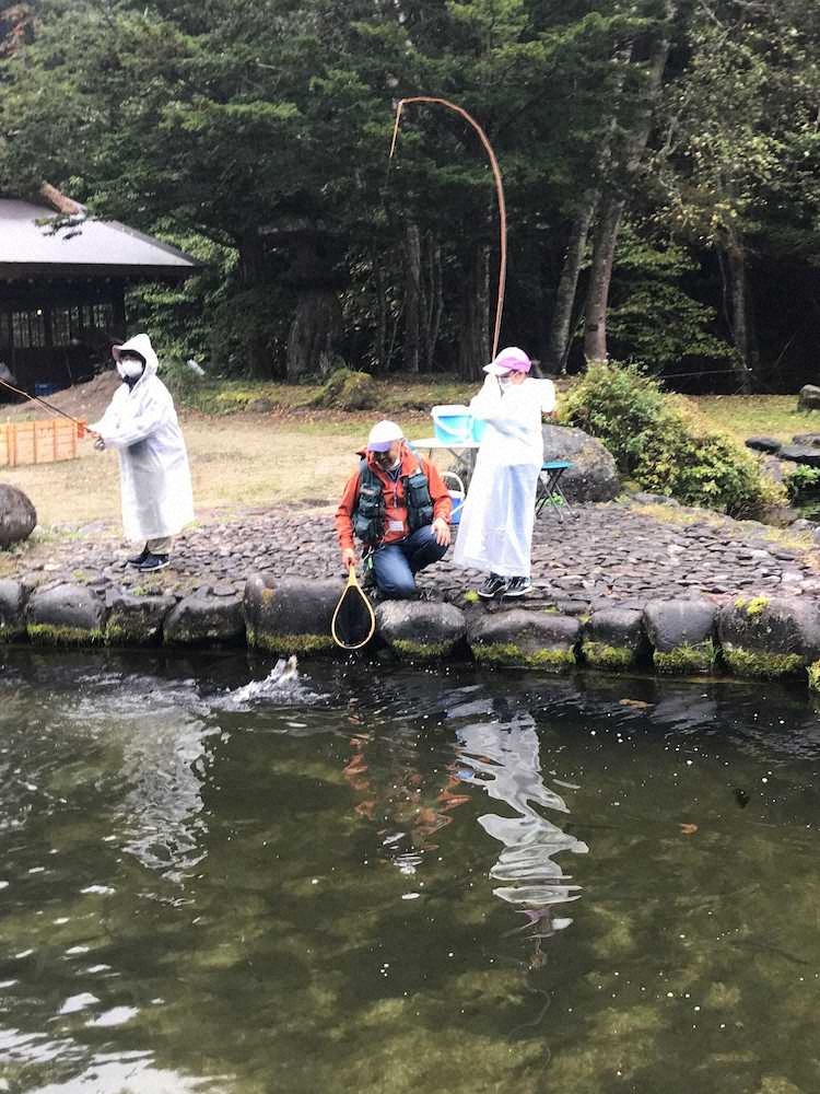 【画像・写真】自作のフライでトラウト37センチ　子供でも初心者でも楽しめる