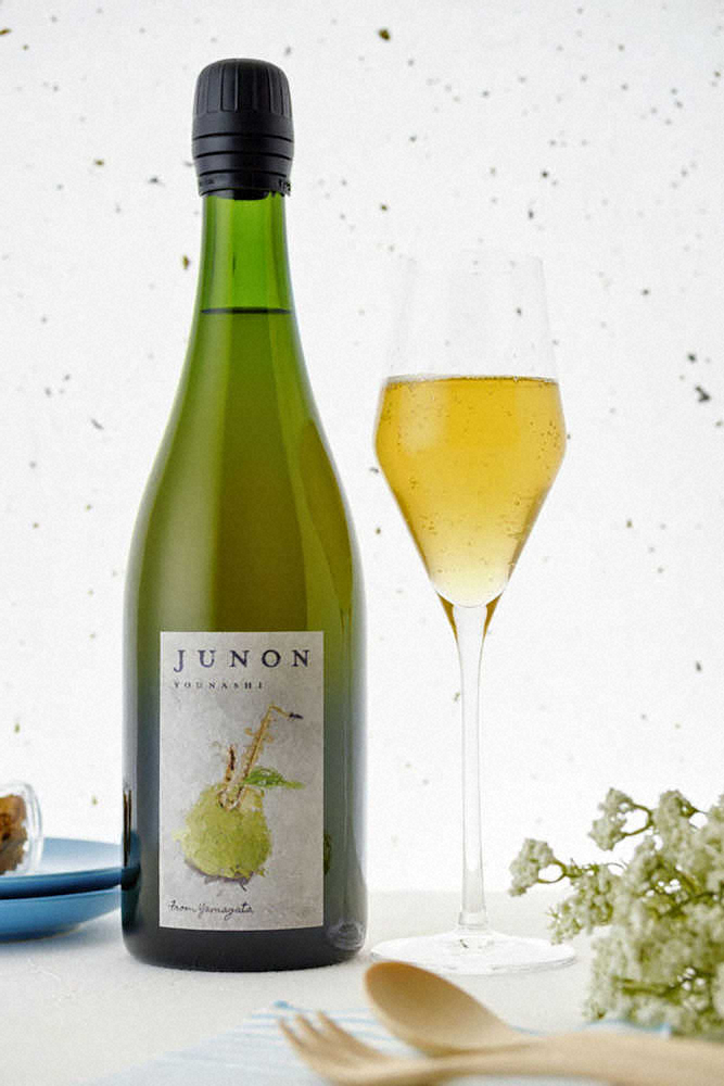 ラ・フランスの発泡果実酒　リカー・イノベーションが発売したスパークリング果実酒「JUNON-YOUNASHI-」