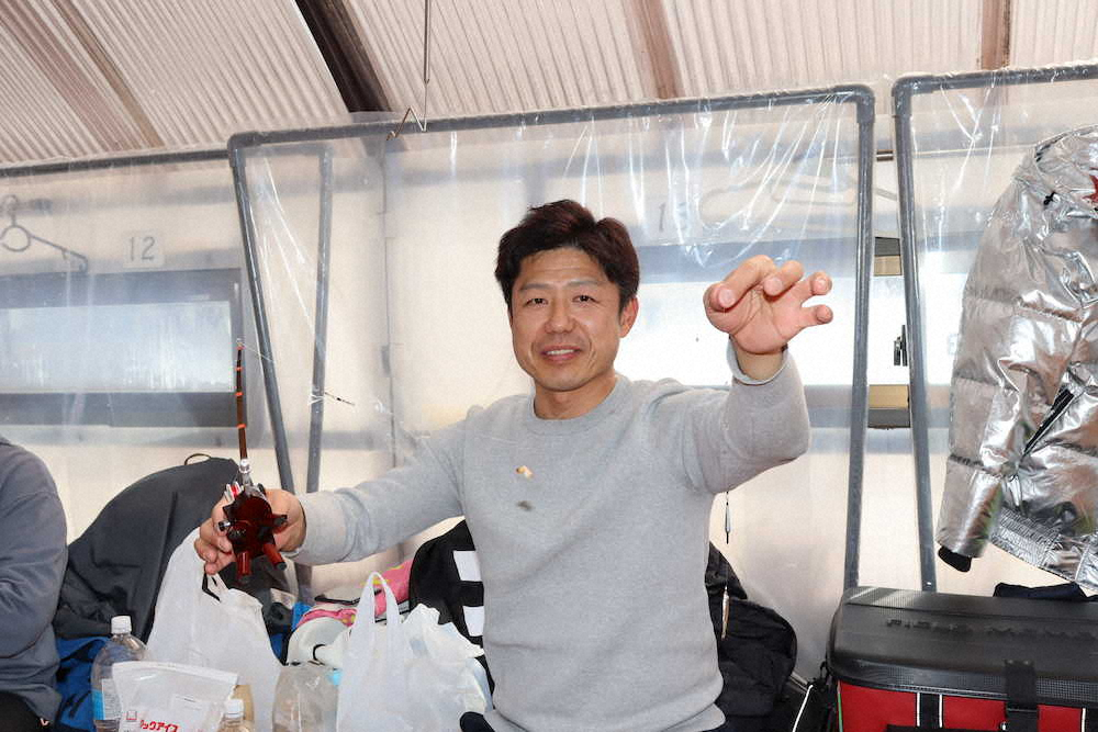 【画像・写真】桧原湖氷上ワカサギ　熱闘ラストスパート　釣期は今月いっぱい…一面の銀世界も見納め