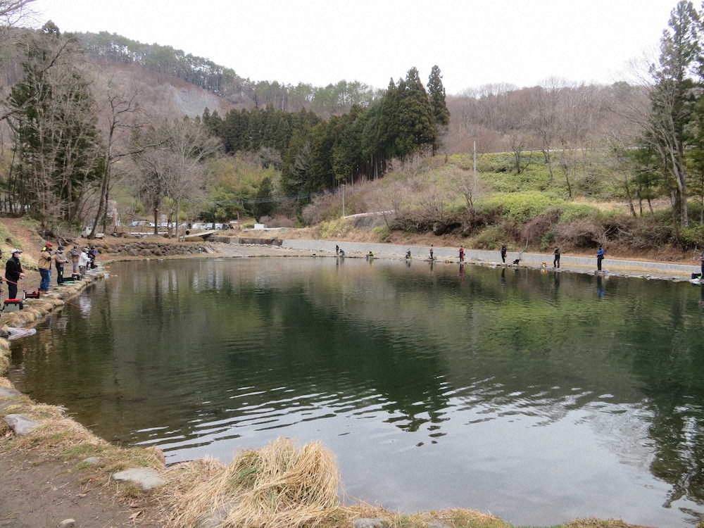 【画像・写真】夢をキャッチ！！ドリームサーモン　自家ブランド74センチお出まし