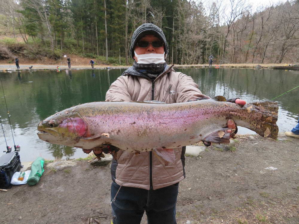 【画像・写真】夢をキャッチ！！ドリームサーモン　自家ブランド74センチお出まし