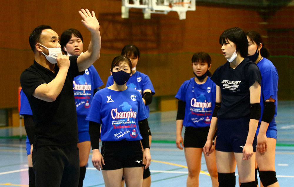 【画像・写真】全国4強へアタック!!　帝塚山大女子バレーボール部、打倒・関東へ高さとパワー不足解消だ