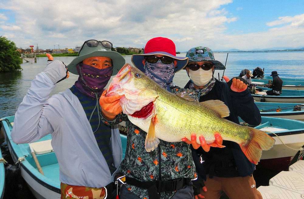 【画像・写真】別格!!琵琶湖のバス　愛好家もうなるサイズと体格、目指せロクマルゲット