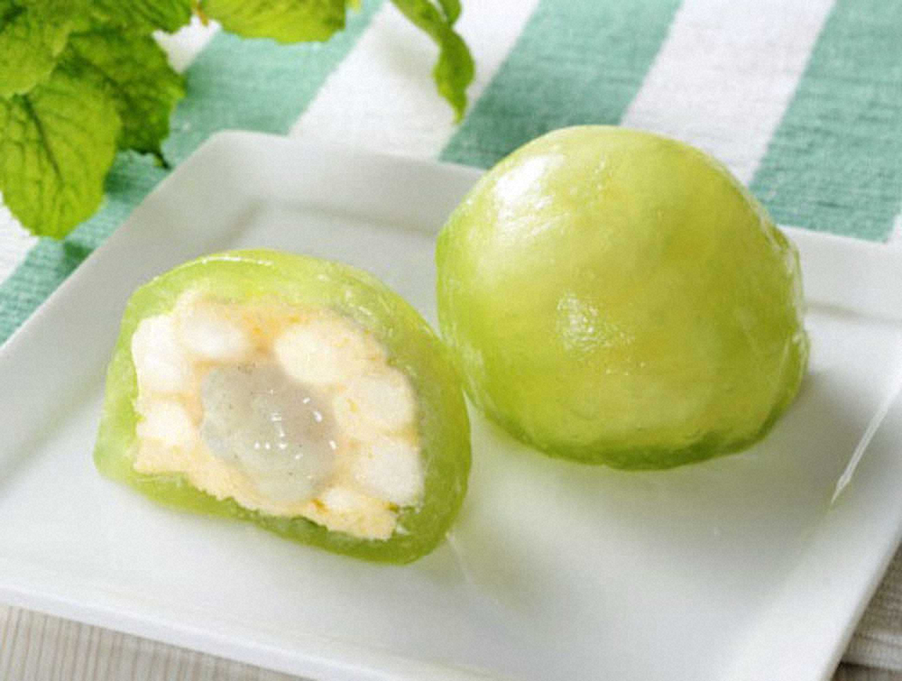 【画像・写真】ぷるぷる食感のスイーツ　ローソン「ぷるとろんメロンクリームソーダ」