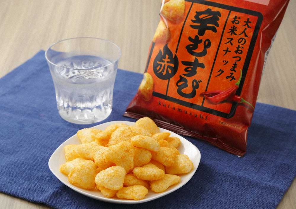 【画像・写真】国産米のピリ辛スナック　カルビー「辛むすび　赤」