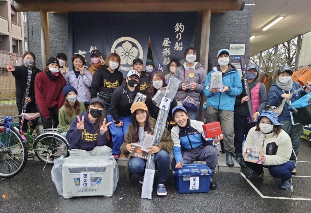 【画像・写真】悪天候でも盛り上ガ～ル　タチウオ決戦　ズブ濡れでも「乙女の祭典」全員安打に大満足