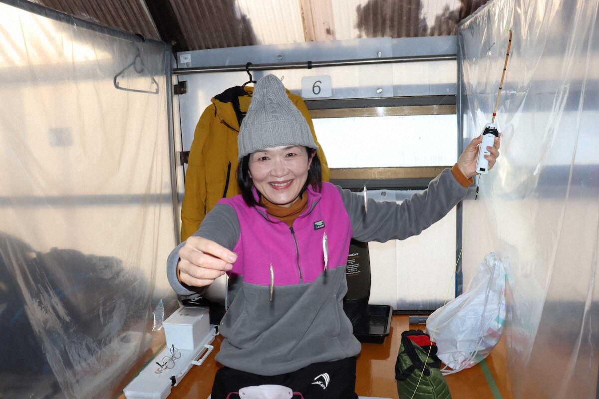 【画像・写真】バリバスカップ2022スポニチ「桧原湖ワカサギ釣り大会」　22年ホットに締めくくった