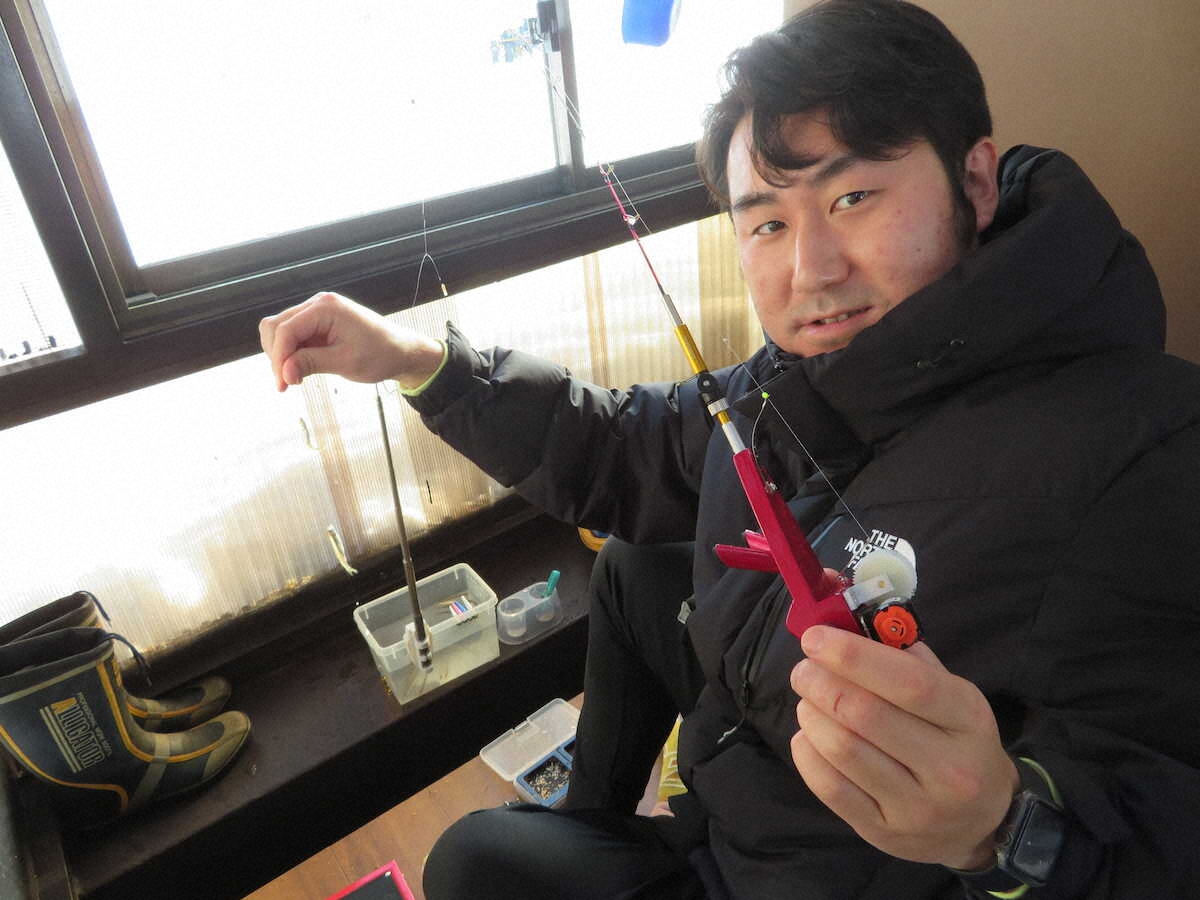 【画像・写真】バリバスカップ2022スポニチ「桧原湖ワカサギ釣り大会」　22年ホットに締めくくった